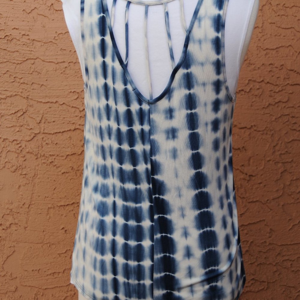 NWT Sleeveless Blouse - Picture 4 of 6